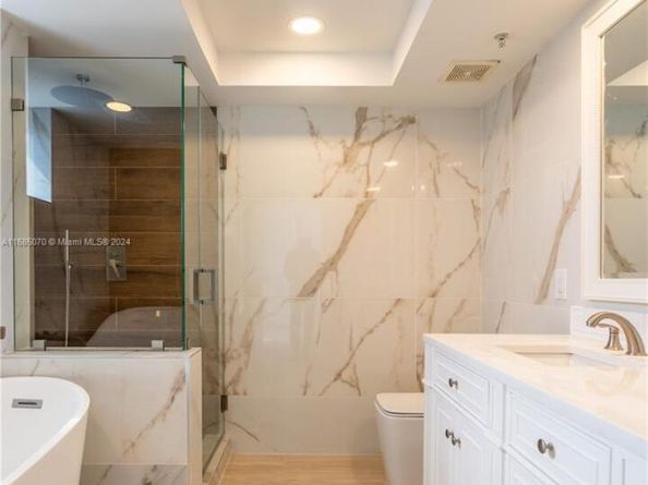 1800 Sunset Harbour Dr 1902/4 Dr 1902/4, Miami Beach FL 33139