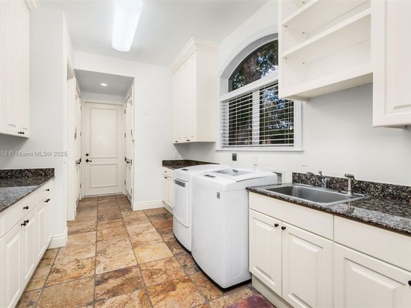 6350 SW 92nd St, Pinecrest FL 33156