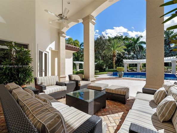 6350 SW 92nd St, Pinecrest FL 33156