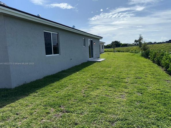 1884 NE 1st St, Homestead FL 33033
