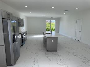 1884 NE 1st St, Homestead FL 33033