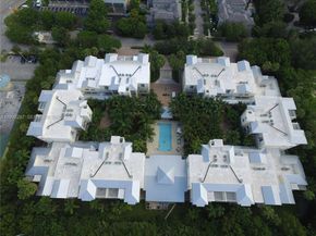 7542 SW 102nd St 209, Pinecrest FL 33156