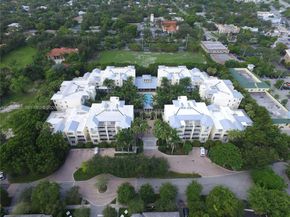 7542 SW 102nd St 209, Pinecrest FL 33156