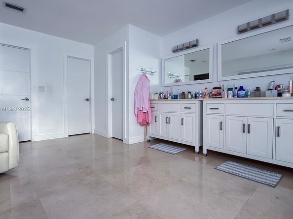 350 NW 124th Ave, Miami FL 33182