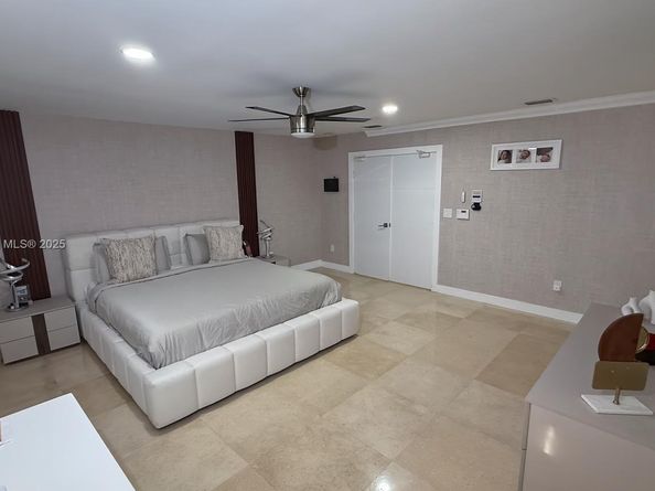 350 NW 124th Ave, Miami FL 33182