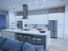 350 NW 124th Ave, Miami FL 33182