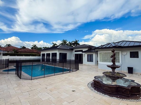 350 NW 124th Ave, Miami FL 33182