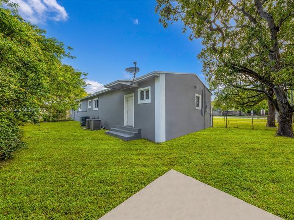 12090 NW 12th Ave, North Miami FL 33168
