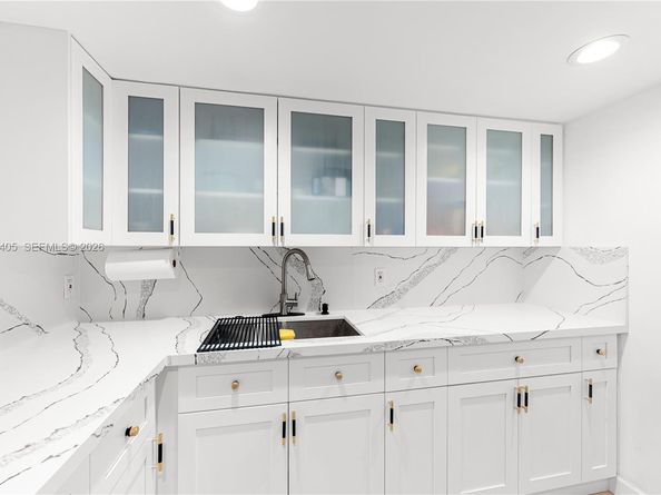 6195 Rock Island Rd 503, Tamarac FL 33319