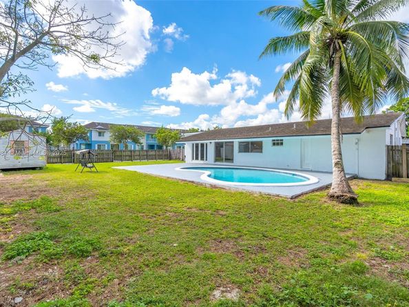 17921 SW 108th Ct, Miami FL 33157