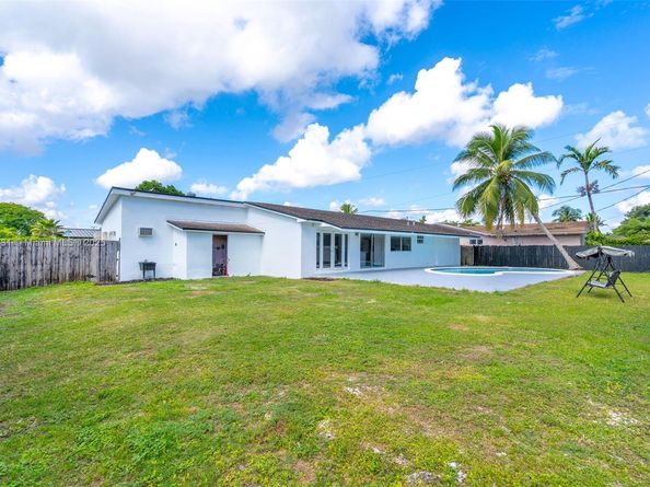 17921 SW 108th Ct, Miami FL 33157