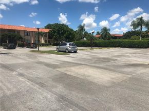 379 Lakeview Dr 205, Weston FL 33326