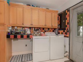 1521 NE 131st St, North Miami FL 33161