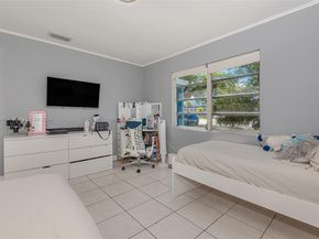 1521 NE 131st St, North Miami FL 33161