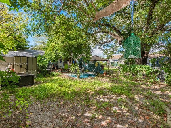 1521 NE 131st St, North Miami FL 33161