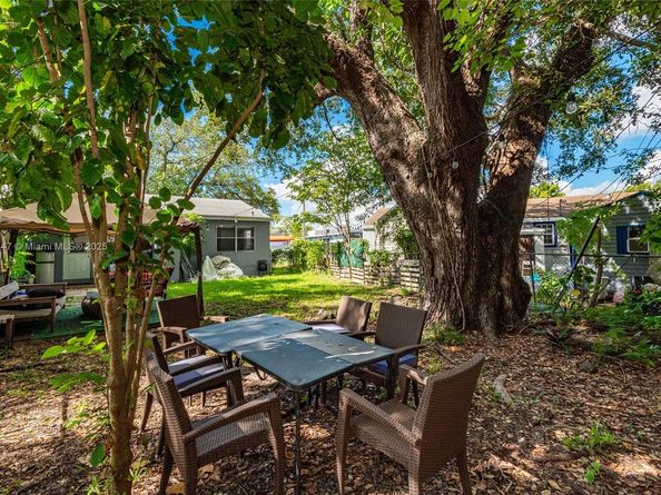 1521 NE 131st St, North Miami FL 33161