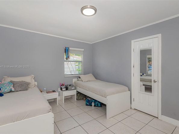 1521 NE 131st St, North Miami FL 33161