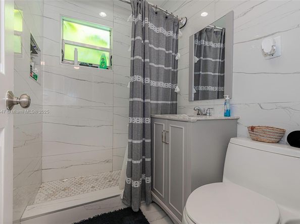 1521 NE 131st St, North Miami FL 33161