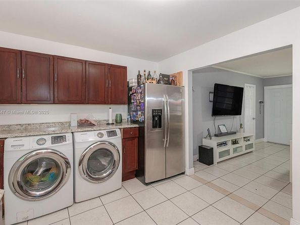 1521 NE 131st St, North Miami FL 33161