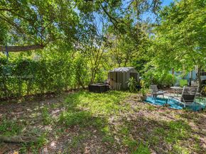 1521 NE 131st St, North Miami FL 33161