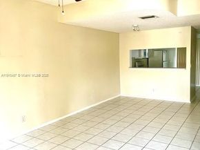 7886 Dixie Beach Cir 7886, Tamarac FL 33321