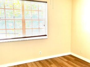 7886 Dixie Beach Cir 7886, Tamarac FL 33321