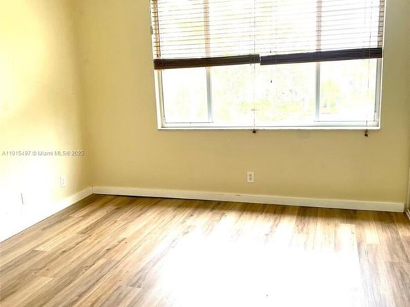 7886 Dixie Beach Cir 7886, Tamarac FL 33321