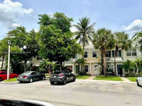 7886 Dixie Beach Cir 7886, Tamarac FL 33321