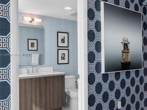 665 NE 25th St 2102, Miami FL 33137