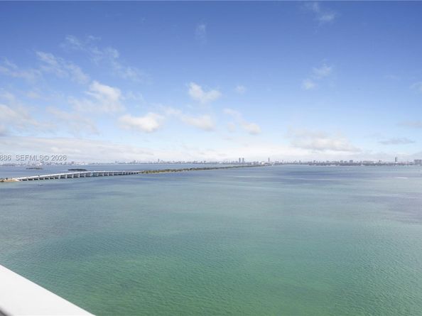 665 NE 25th St 2102, Miami FL 33137