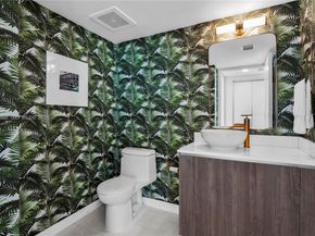 665 NE 25th St 2102, Miami FL 33137