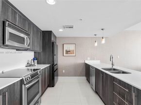 665 NE 25th St 2102, Miami FL 33137