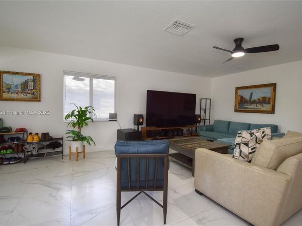 830 NW 19th Ter, Fort Lauderdale FL 33311