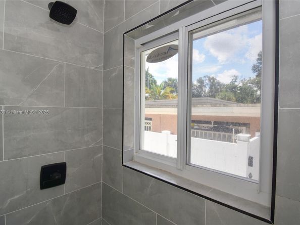 830 NW 19th Ter, Fort Lauderdale FL 33311