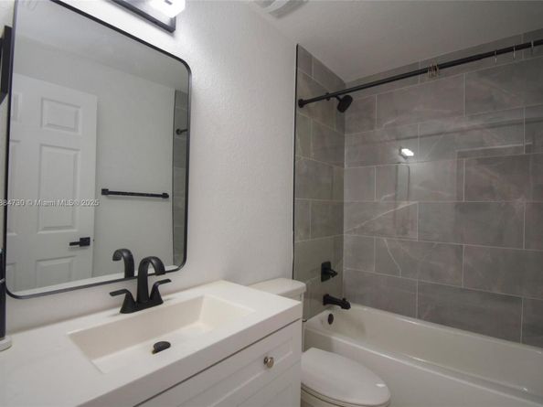 830 NW 19th Ter, Fort Lauderdale FL 33311