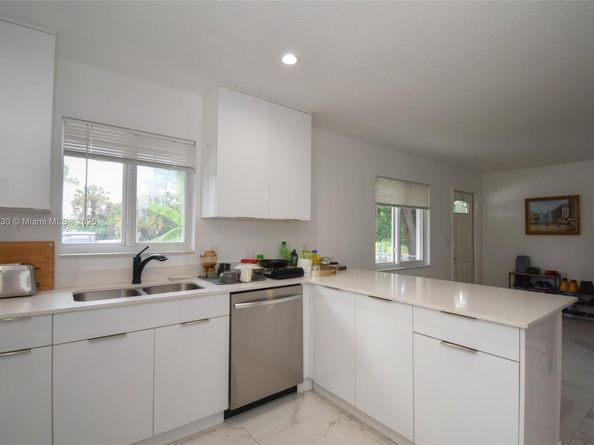 830 NW 19th Ter, Fort Lauderdale FL 33311