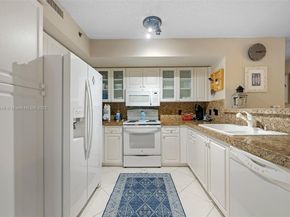 19999 E Country Club Dr 1208, Aventura FL 33180