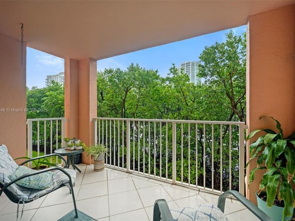 19999 E Country Club Dr 1208, Aventura FL 33180