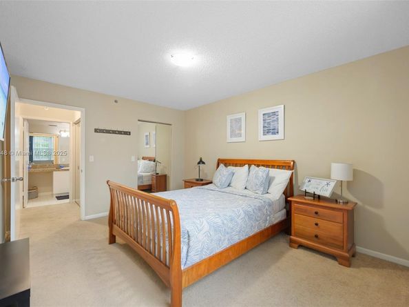 19999 E Country Club Dr 1208, Aventura FL 33180