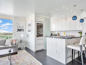 2889 Mcfarlane Rd 902, Miami FL 33133