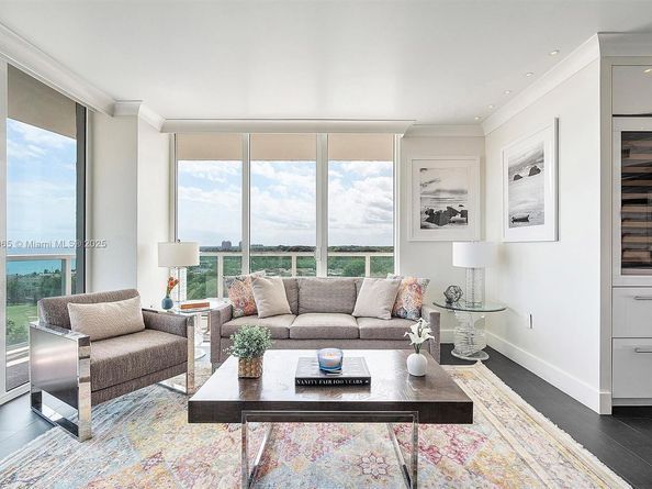 2889 Mcfarlane Rd 902, Miami FL 33133