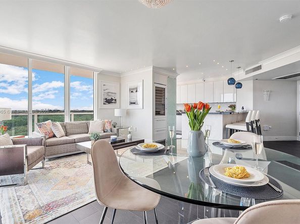 2889 Mcfarlane Rd 902, Miami FL 33133