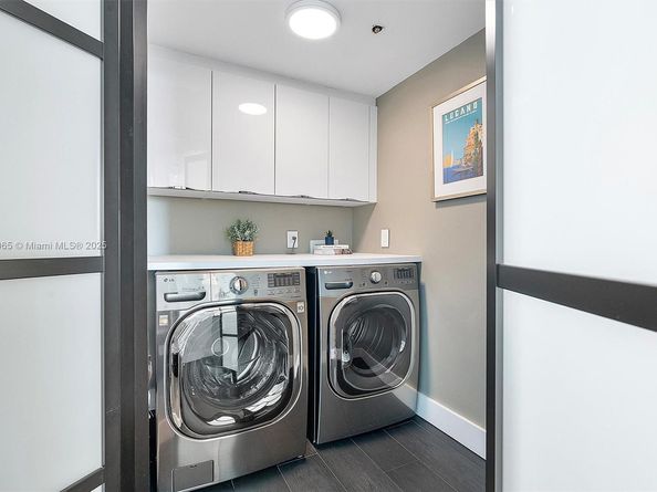 2889 Mcfarlane Rd 902, Miami FL 33133