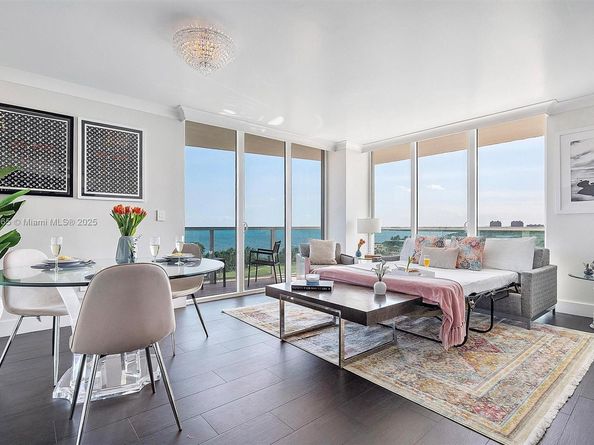 2889 Mcfarlane Rd 902, Miami FL 33133