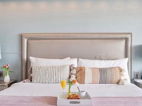 2889 Mcfarlane Rd 902, Miami FL 33133