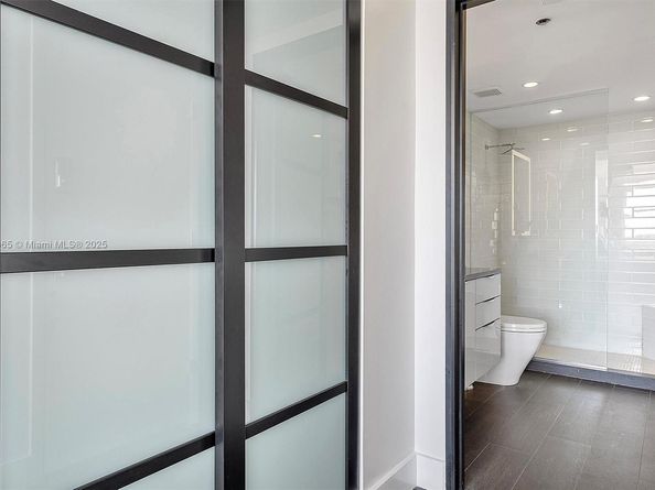 2889 Mcfarlane Rd 902, Miami FL 33133