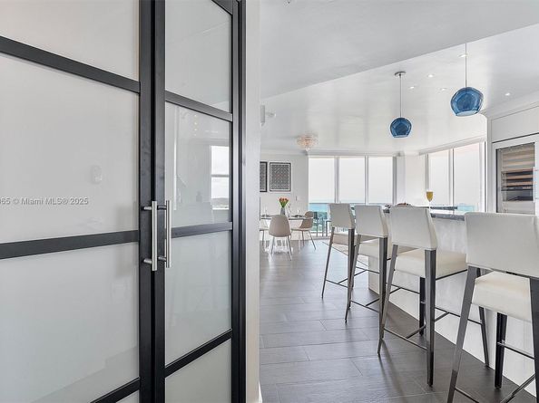 2889 Mcfarlane Rd 902, Miami FL 33133