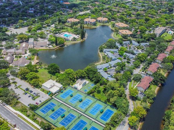 2880 S Carambola Cir S 2071, Coconut Creek FL 33066