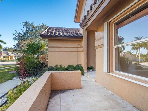 1200 NW 161st Ave, Pembroke Pines FL 33028