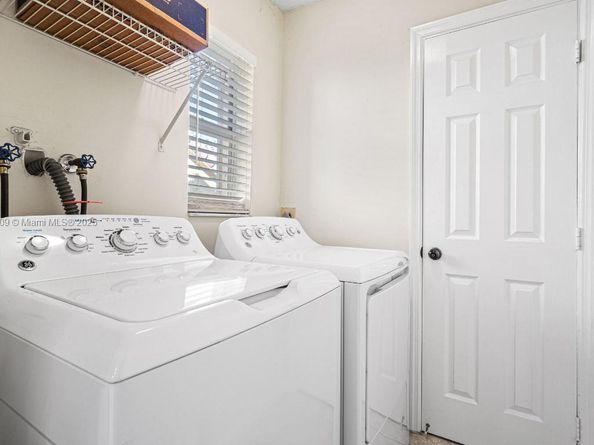 1200 NW 161st Ave, Pembroke Pines FL 33028